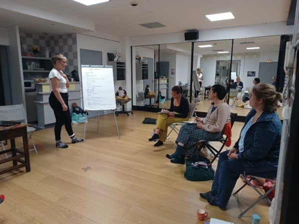 Formation IAIM instructeurs massage parent-bébé pour accompagner la parentalité